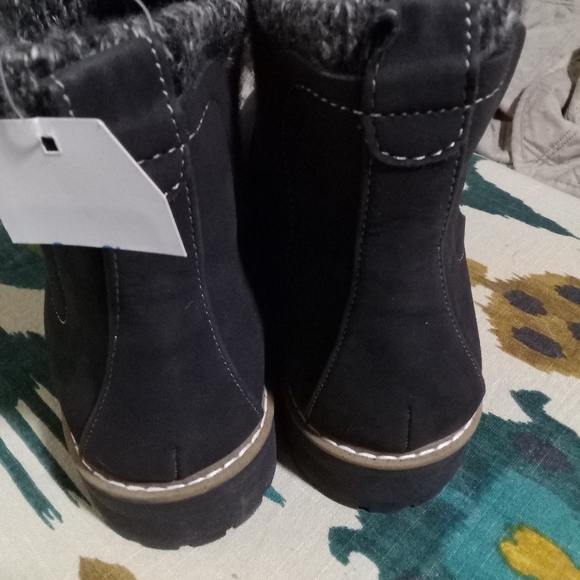 ⭐NWT BLACK VEGAN PULL ON WARM BOOTS WOMEN'S SHOES SIZE 9.5 MOTO BOOTIES - Picture 9 of 10